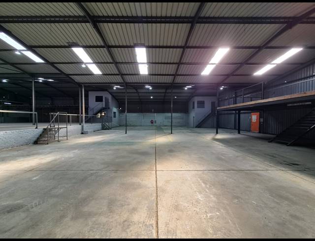 600M² WAREHOUSE TO LET IN WADEVILLE